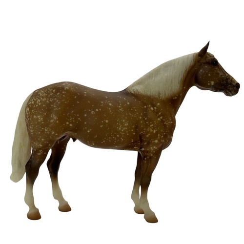 Breyer horse 911 - horse,