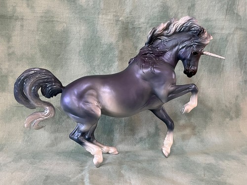 Breyer cascade blue - breyer, "cascade"