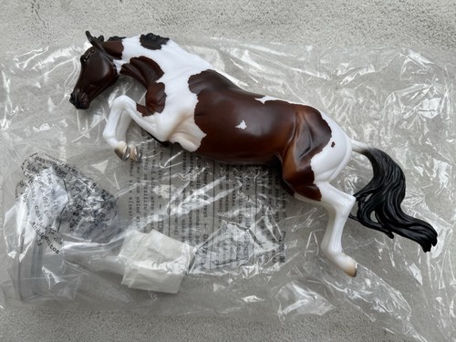 Stunning new breyer breyerfest - new,