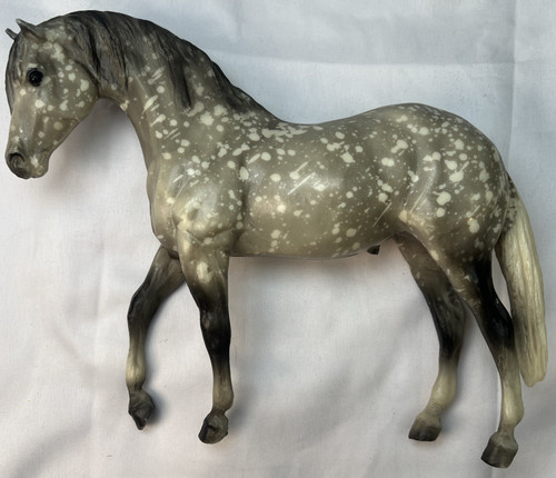 Breyer azteca dapple grey - azteca,