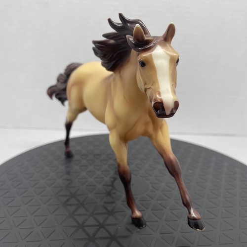 Breyer plastic model horse - breyer,