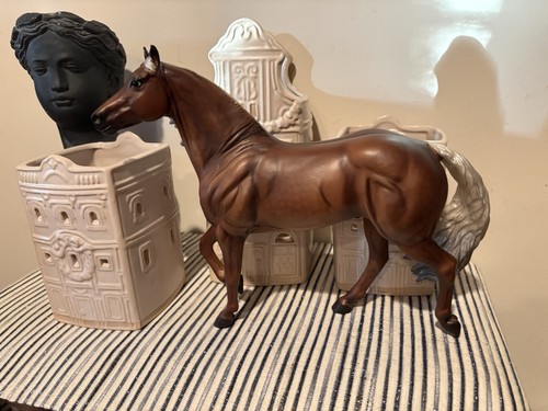 Breyer latigo dun horse - dun, it